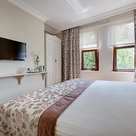 Arena Modern Hotel *